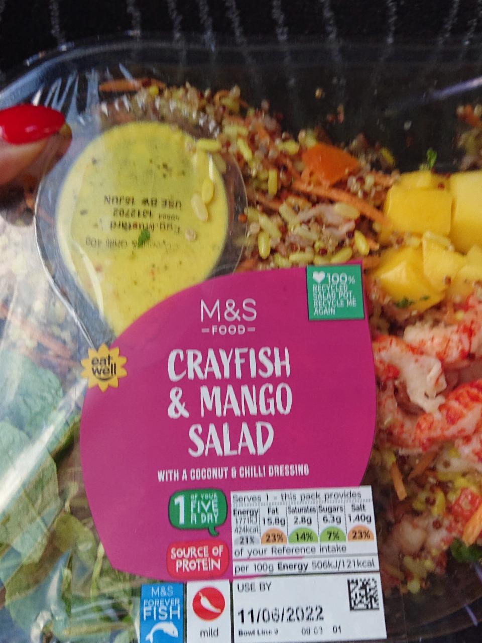 Fotografie - Crayfish & Mango salat with a coconut and chilli dressing Marks&Spencer