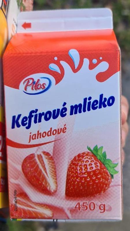 Fotografie - Kefírové mléko jahodové Pilos 
