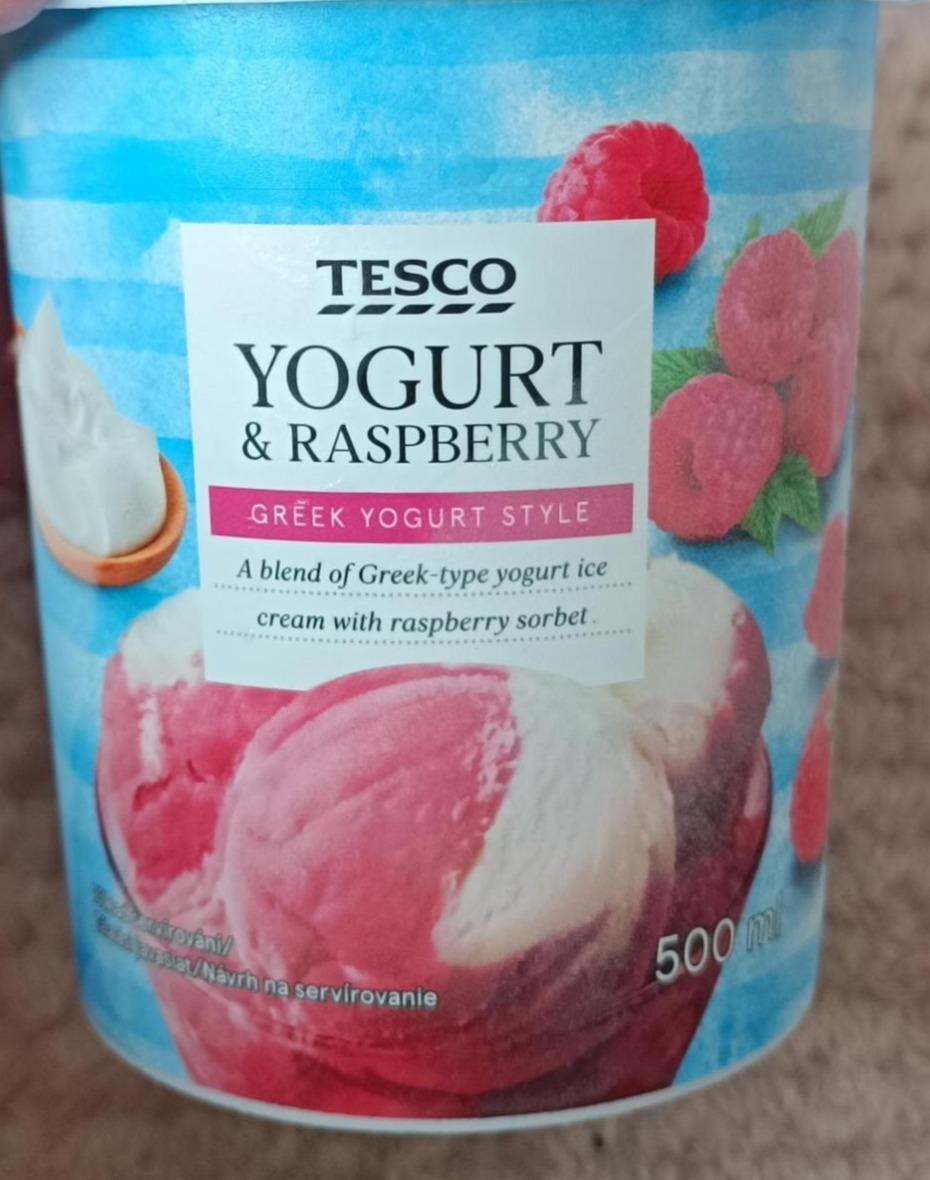 Fotografie - Yogurt & raspberry greek yogurt style Tesco