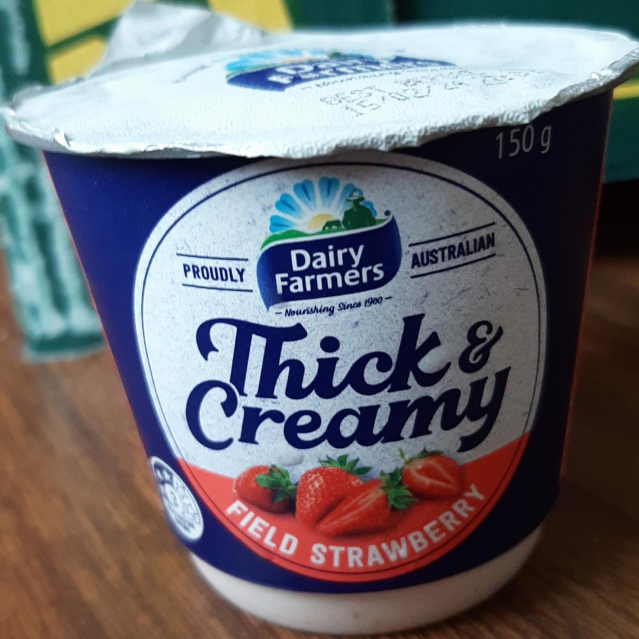 Fotografie - Thick & Creamy Field Strawberries Dairy Farmers