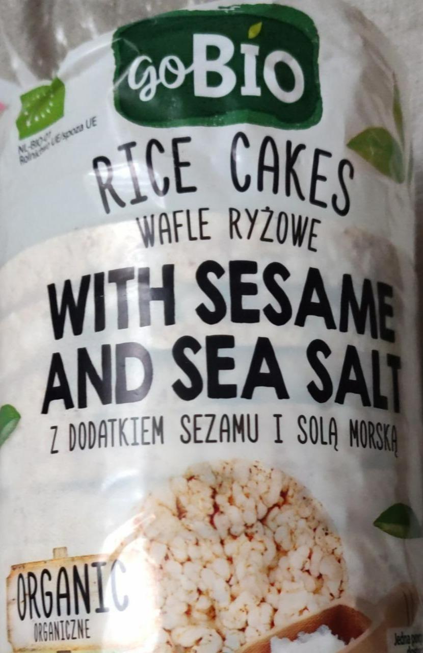 Fotografie - Rice cakes ryzowe with sesame and sea salt goBio