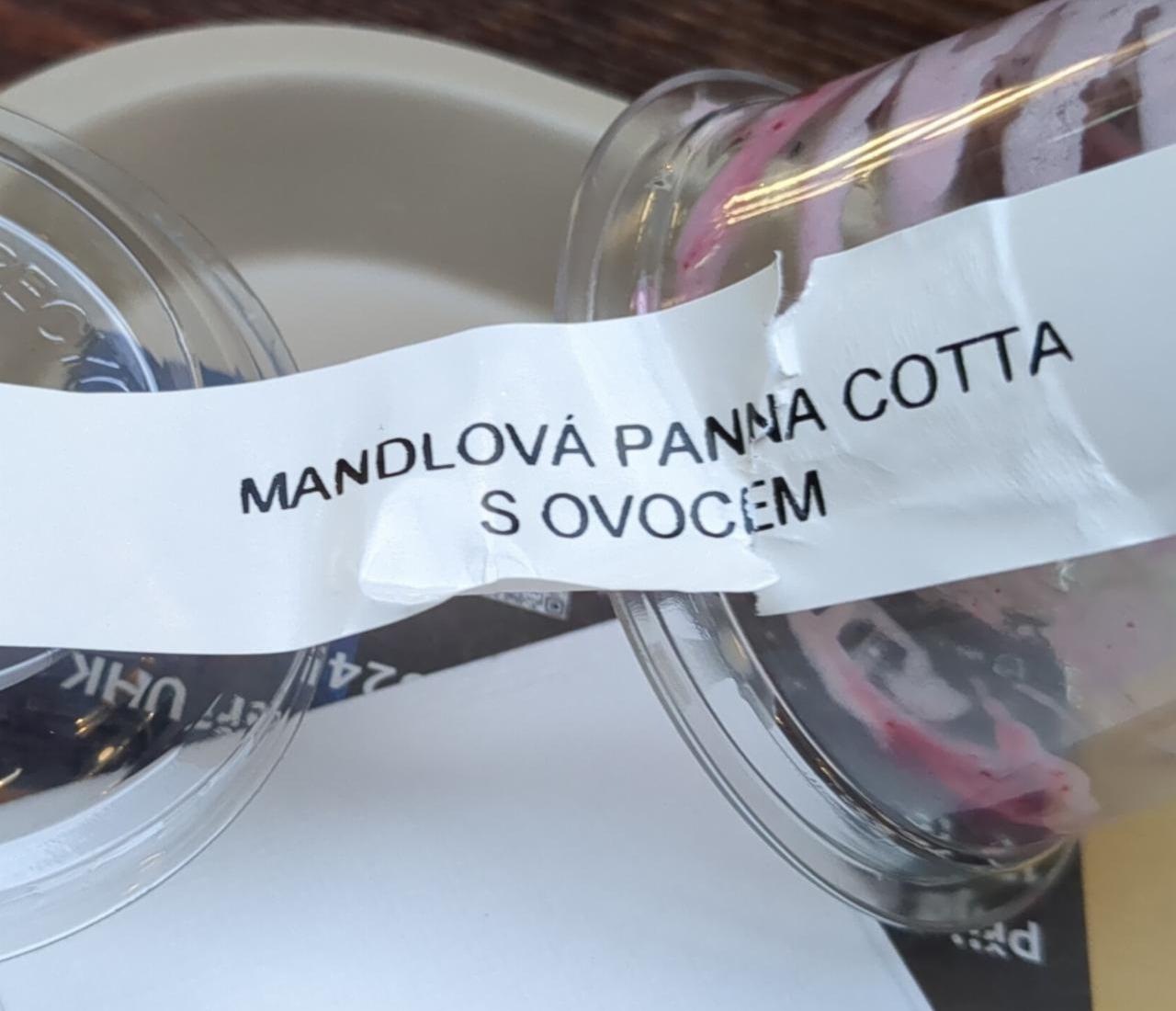 Fotografie - Mandlová panna cotta s ovocem Crosscafe 2