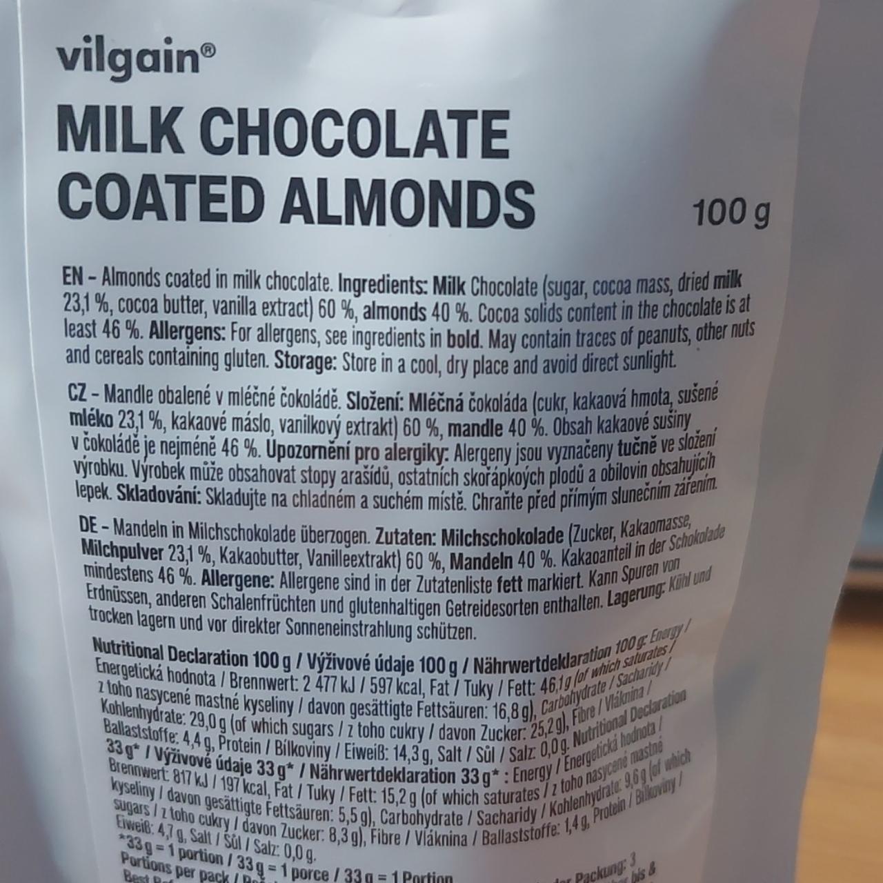 Fotografie - Milk chocolate coated almonds Vilgain
