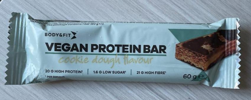 Fotografie - Vegan Protein Bar Cookie Dough Flavour Body & Fit