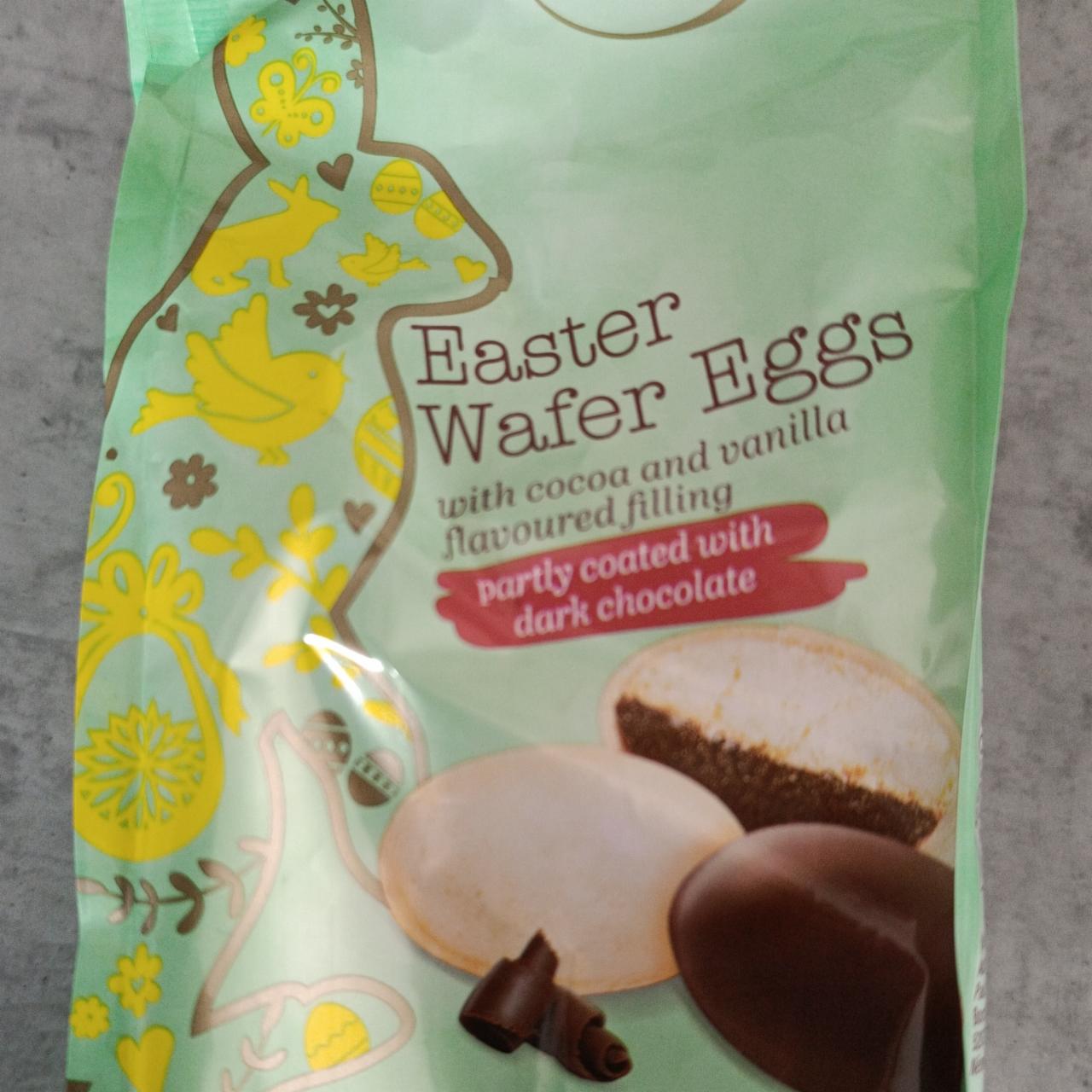 Fotografie - Easter Wafer Eggs eith cocoa and vanilla flavoured filling Chocola