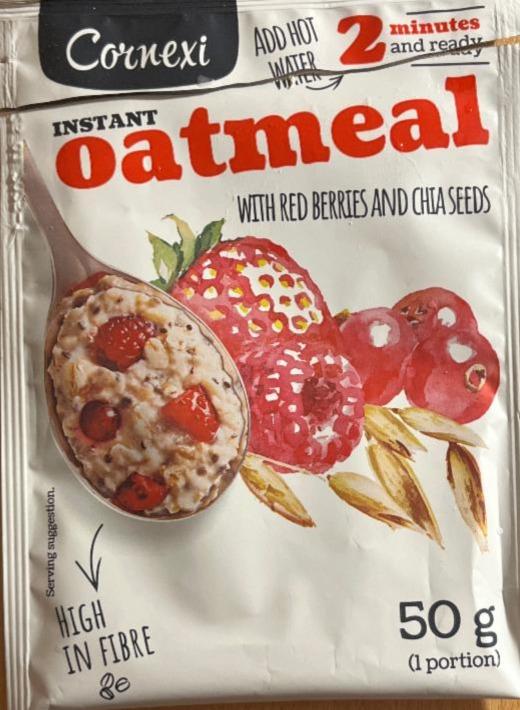 Fotografie - Instant oatmeal with red berries and chia seeds Cornexi