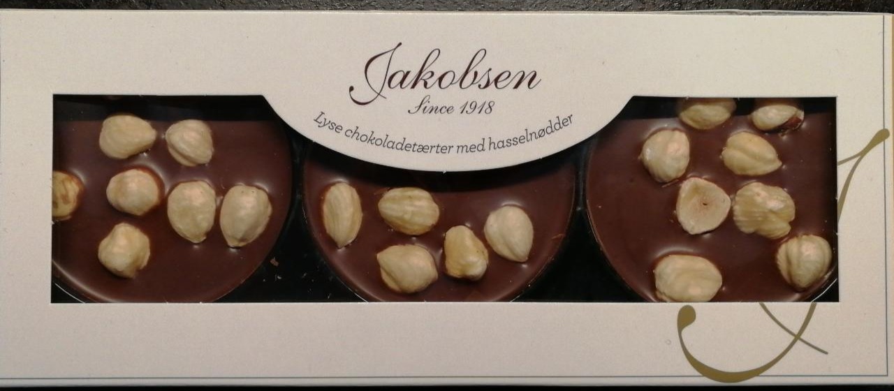 Fotografie - Mléčná čokoláda s lískovými oříšky Jakobsen
