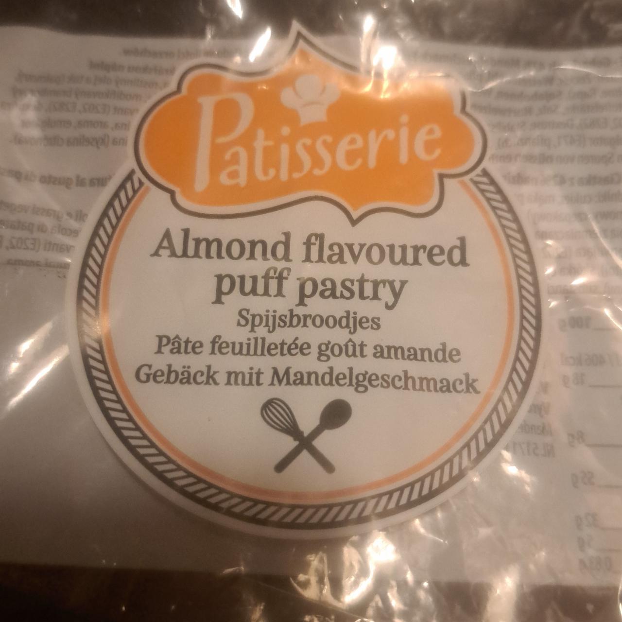 Fotografie - Almond flavoured puff pastry Patisserie