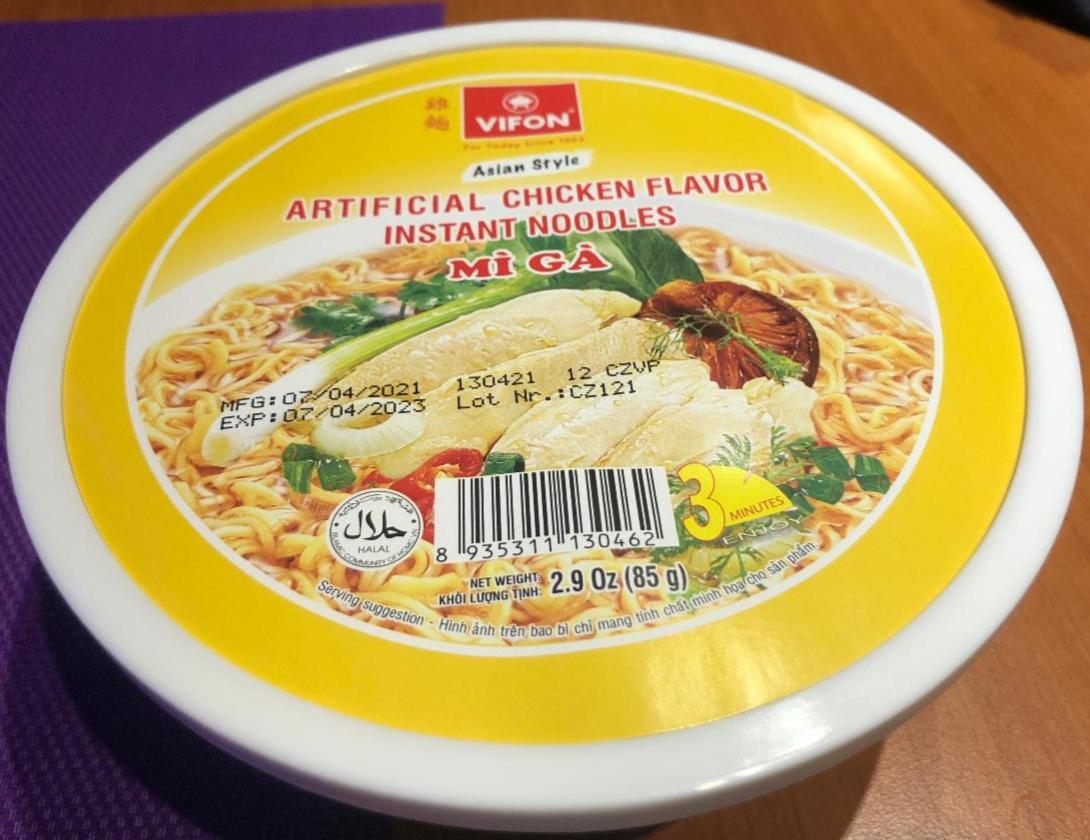 Fotografie - Artificial chicken flavour instant noodles Mì Gà Vifon