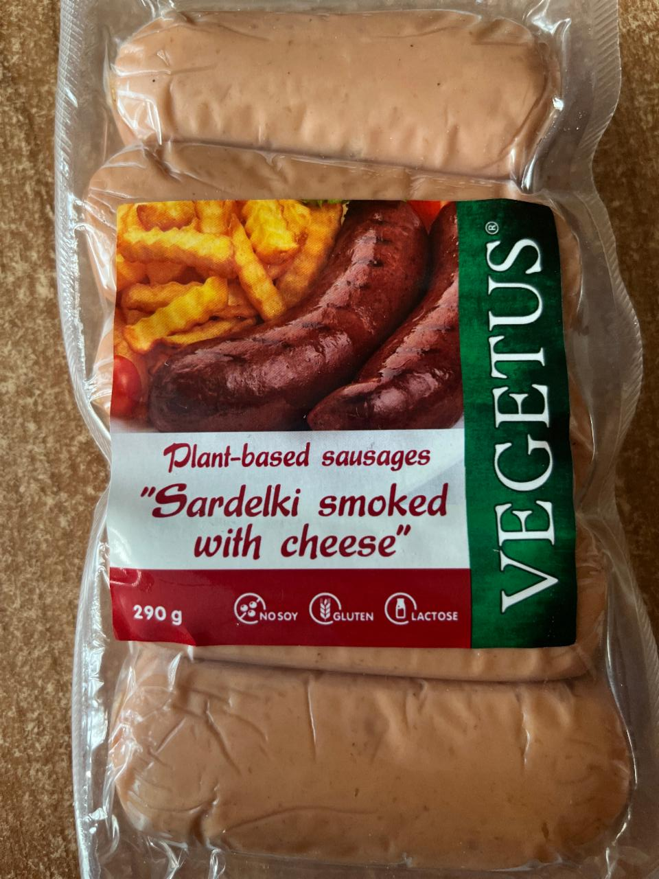 Fotografie - Plant based sausages Sardelki smoked with cheese Vegetus