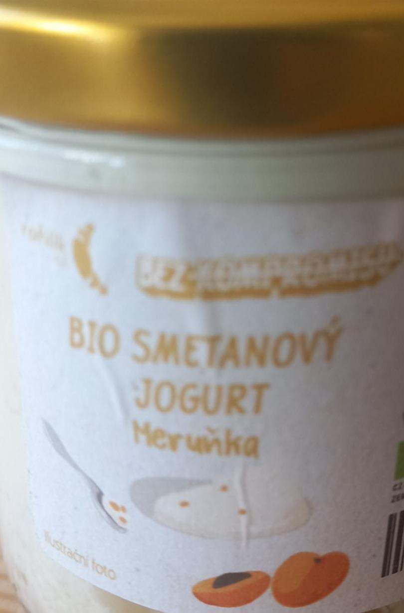 Fotografie - Bio smetanový jogurt meruňka Rohlik.cz