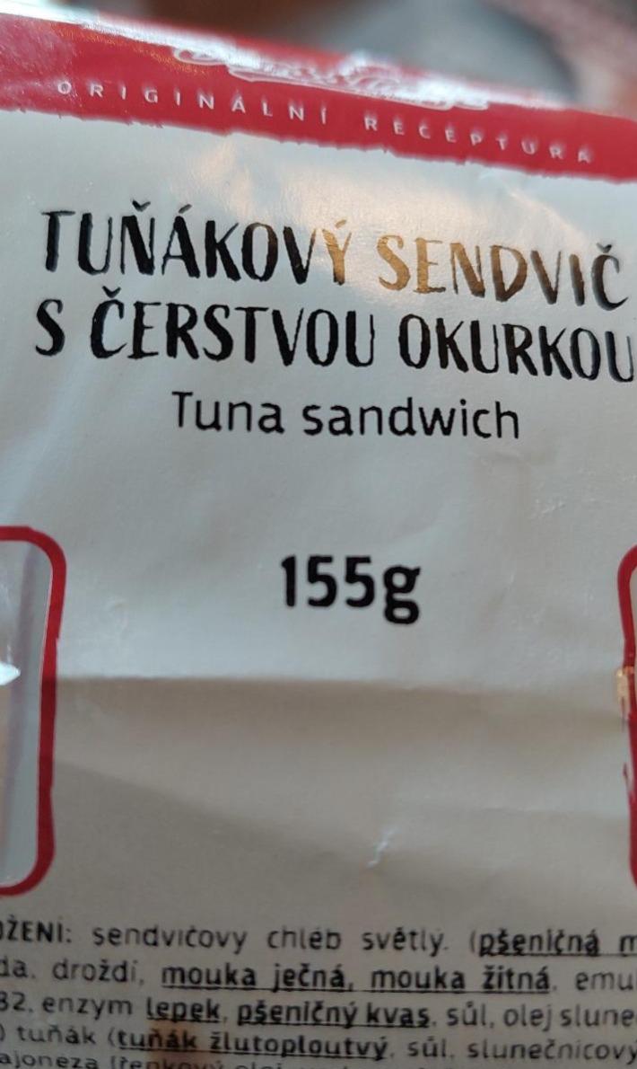 Fotografie - Tuňákový sendvič s čerstvou okurkou CrossCafe