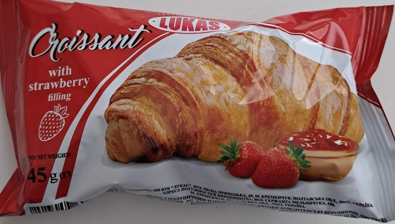 Fotografie - Croissant with strawberry filling Lukas