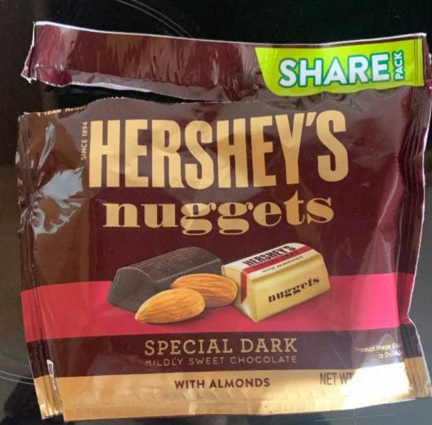Fotografie - Special Dark Mildly Sweet Chocolate Nuggets Hershey's