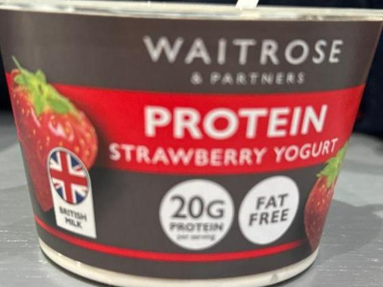 Fotografie - Protein Strawberry Yogurt Waitrose & Partners