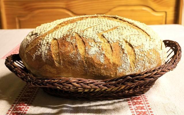 Fotografie - chléb domácí celozrnný, pšenično žitný, kváskový