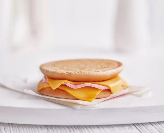 Fotografie - Toast se šunkou a sýrem McDonald's