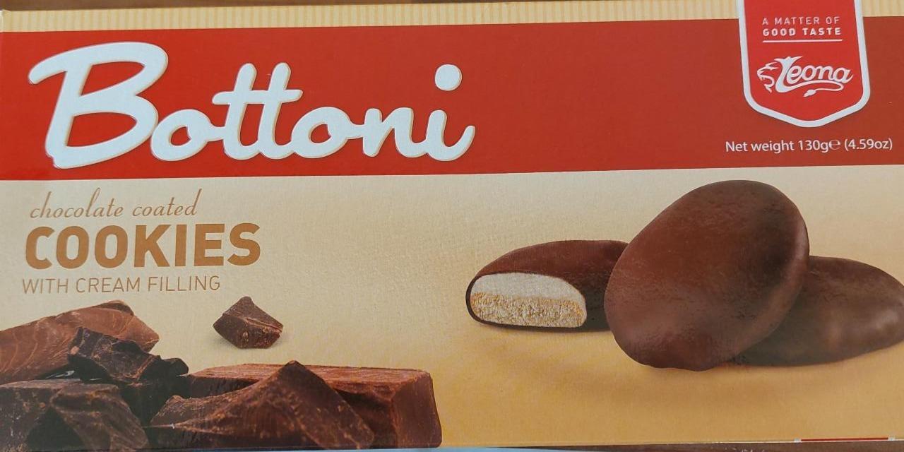 Fotografie - Bottoni chocolate coated Cookies with cream filling Leona