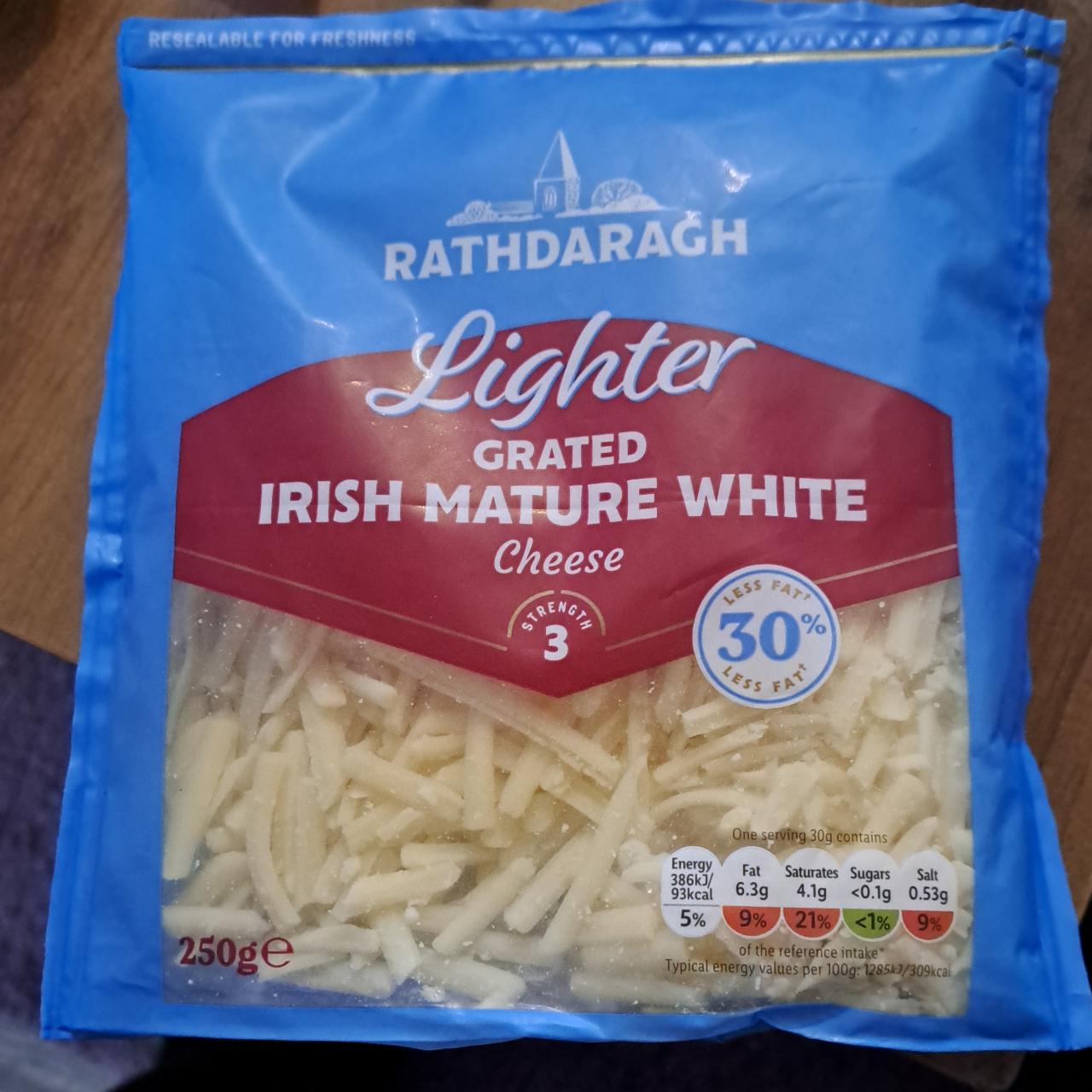 Fotografie - Lighter Grated Irish mature white cheese Rathdaragh