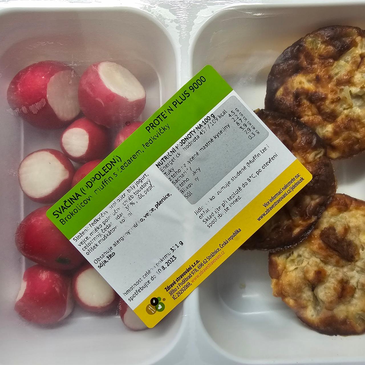 Fotografie - Brokolicový muffin s čedarem, ředkvičky Zdravé stravování
