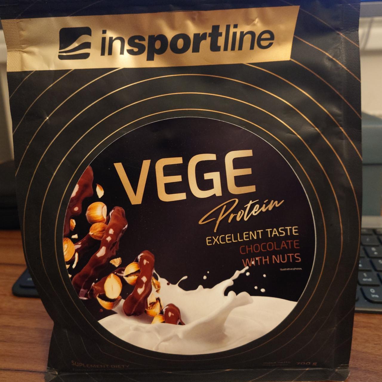 Fotografie - VEGE Protein Chocolate with Nuts InSPORTline