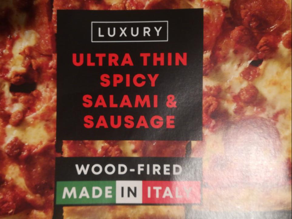 Fotografie - Luxury Ultra Thin Spicy Salami & Sausage Pizza Iceland