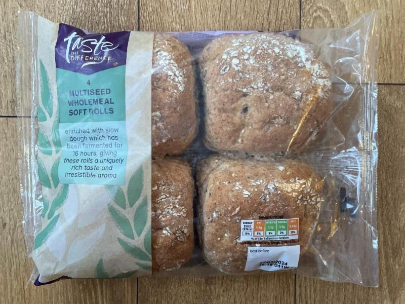 Fotografie - Multiseed Wholemeal Soft Rolls Taste the Difference