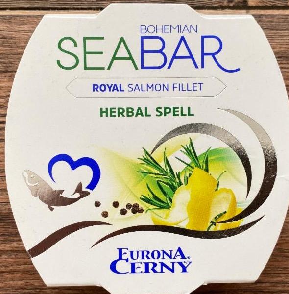 Fotografie - sea bar salmon filet herbal spell