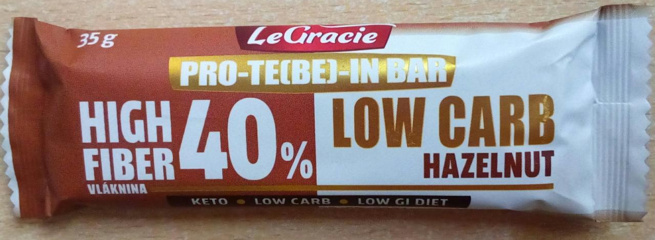 Fotografie - pro-te(be)-in bar 40% low carb hazelnut LeGracie