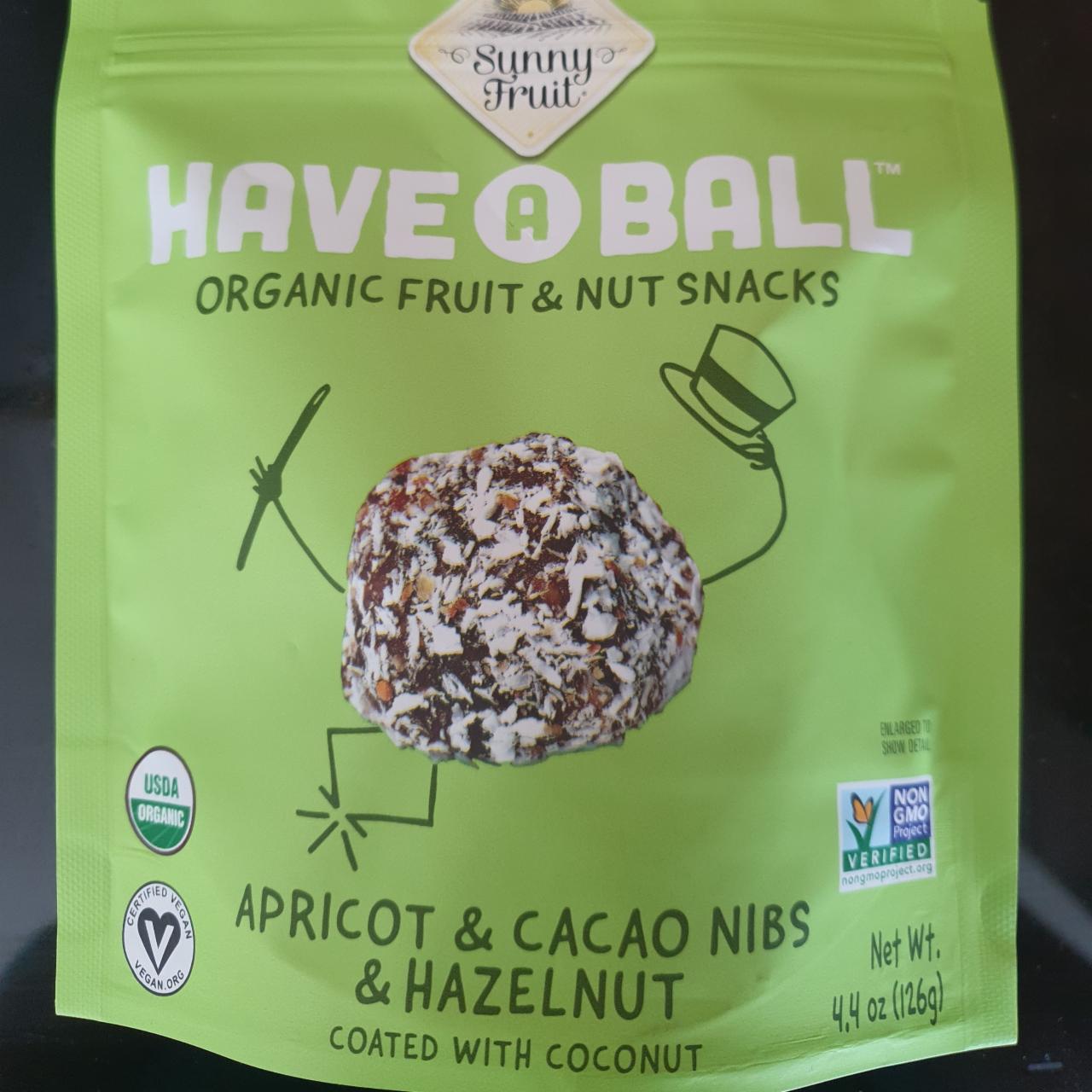 Fotografie - Have a Ball organic fruit & nut snacks Apricot & Cacao nibs & Hazelnut coated with coconut Sunny Fruit
