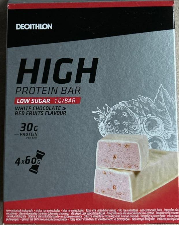 Fotografie - High protein bar White chocolate & Red fruits Decathlon