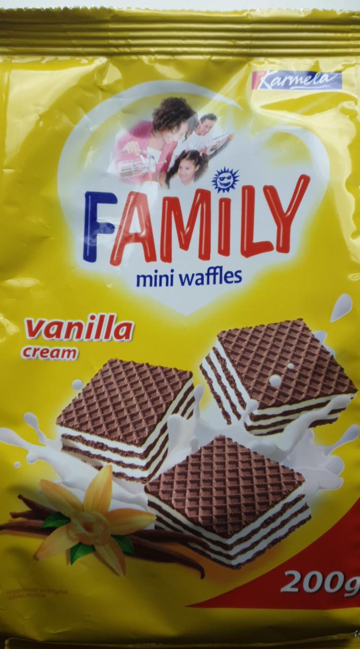 Fotografie - Family mini waffles vanilla cream Karmela