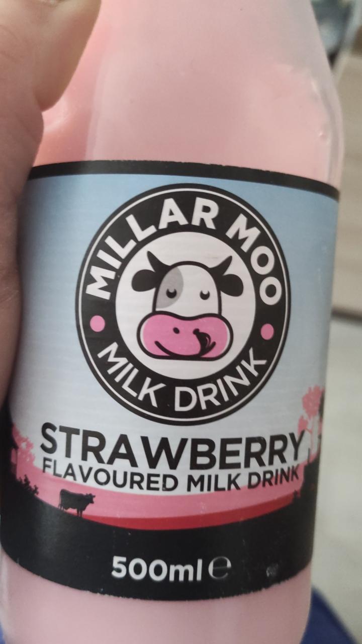 Fotografie - Strawberry flavoured milk drink Millar Moo
