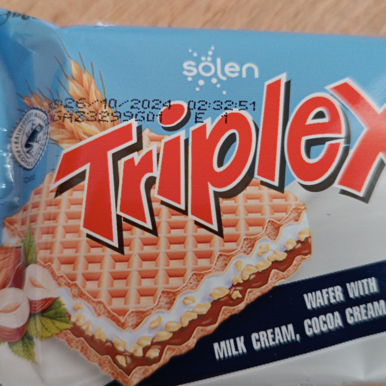 Fotografie - Triplex wafer with milk cream, cocoa cream Sölen