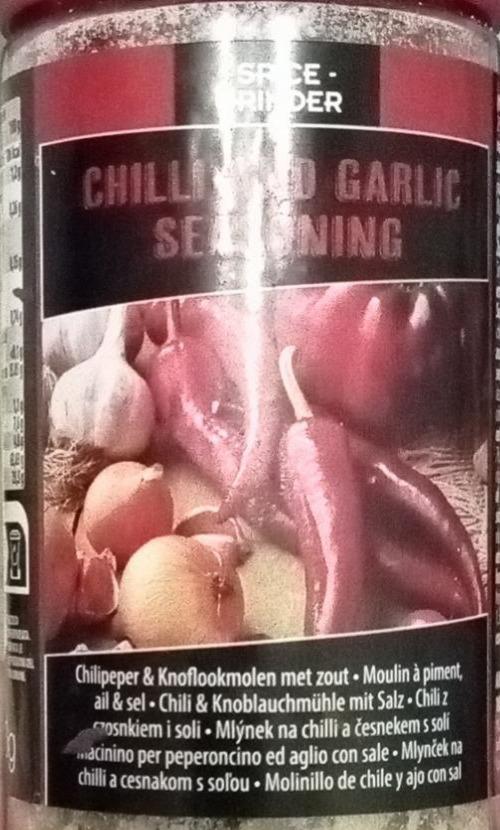 Fotografie - Chilli and garlic seasoning Spice Grinder