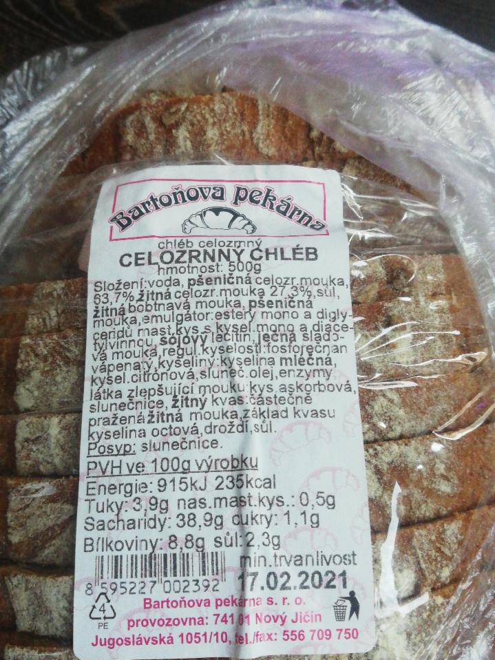 Fotografie - Celozrnný chléb Bartoňová pekárna