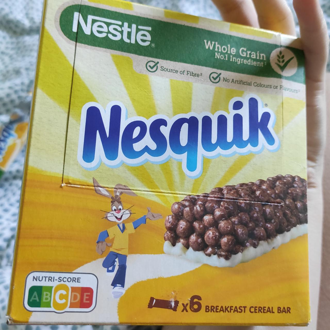 Fotografie - Nesquik breakfast cereal bar with milky base Nestlé