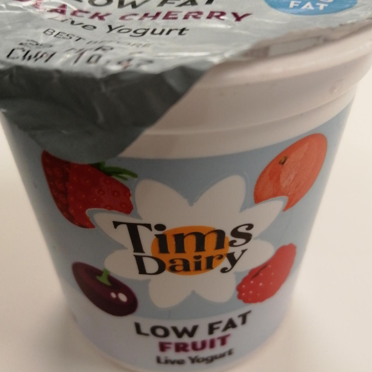 Fotografie - Low Fat Fruit Live Yogurt Black Cherry Tims Dairy