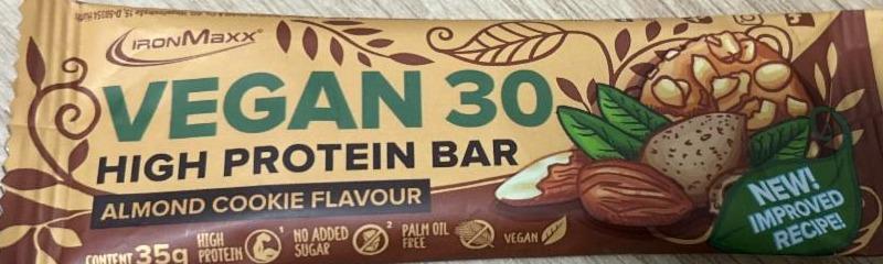 Fotografie - Vegan 30 High protein bar Almond cookie flavour IronMaxx