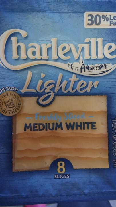 Fotografie - Lighter 8 Medium White Cheese Slices Charleville