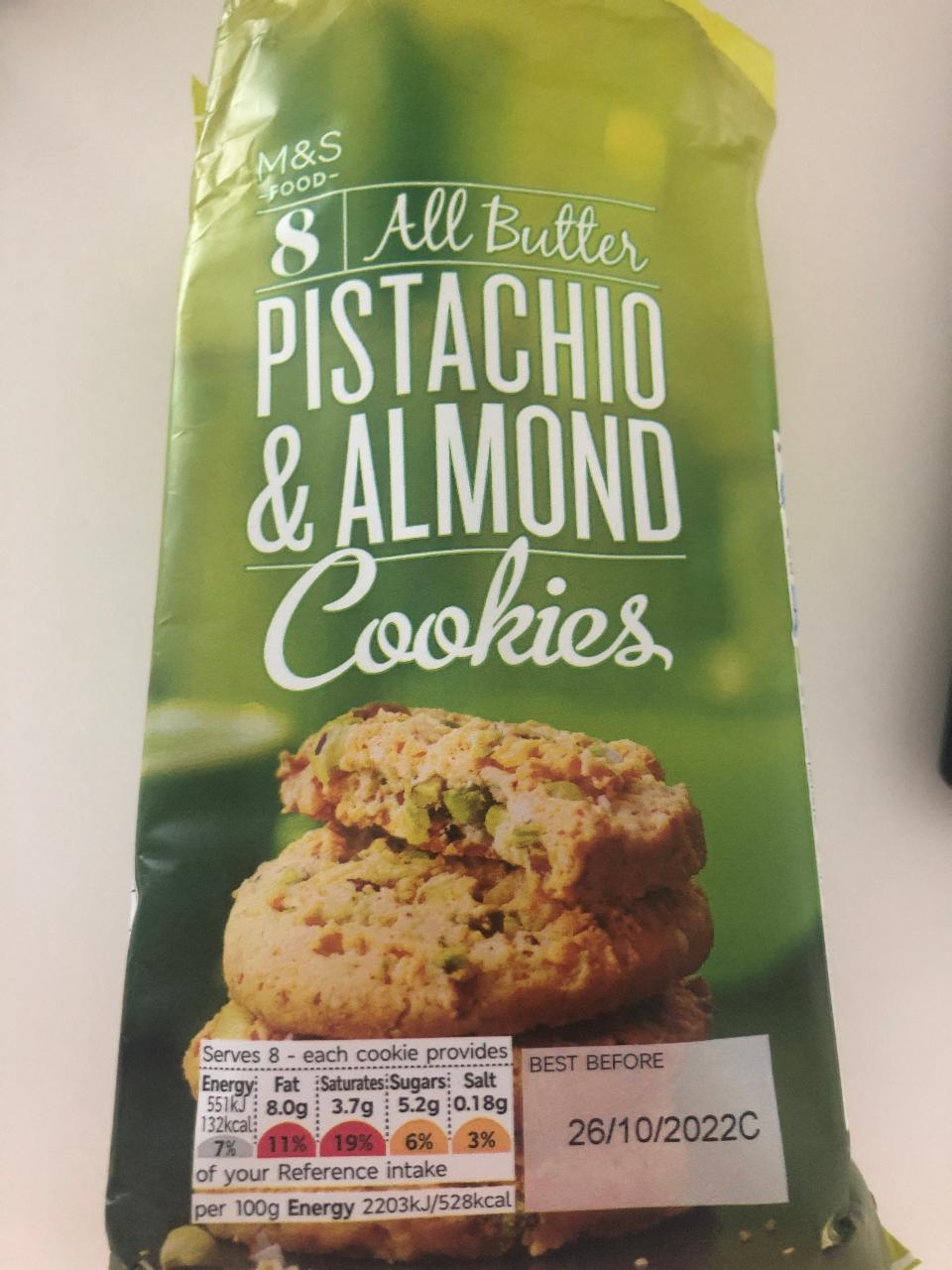 Fotografie - All Butter Pistachio and almond cookies Marks&Spencer