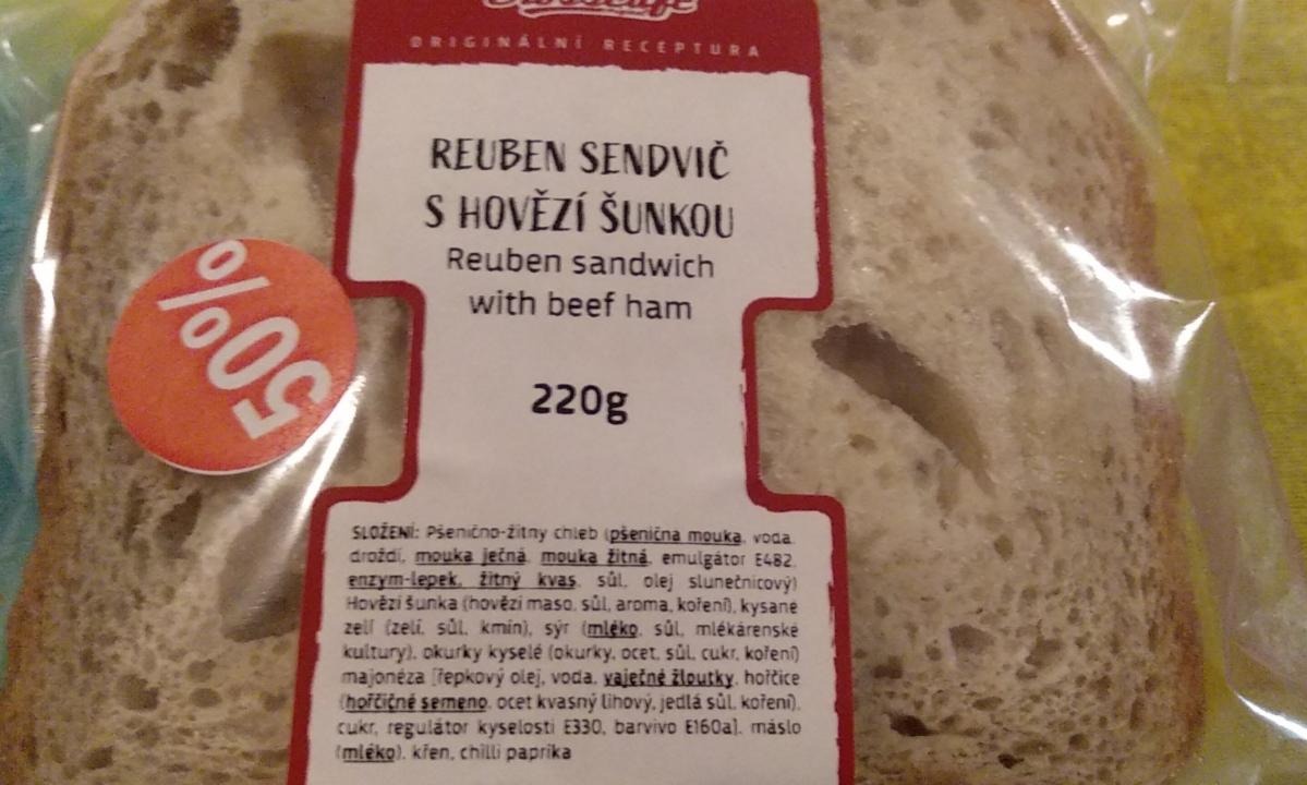 Fotografie - Reuben sendvič s hovězí šunkou CrossCafe