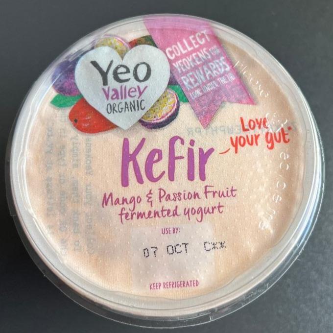 Fotografie - Kefir Mango & Passion Fruit fermented yogurt Yeo valley organic