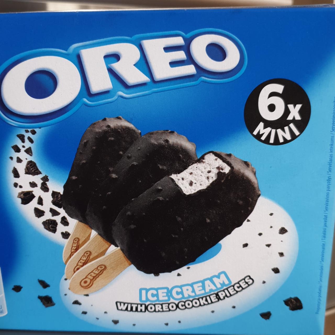 Fotografie - Ice cream with oreo cookie pieces Oreo