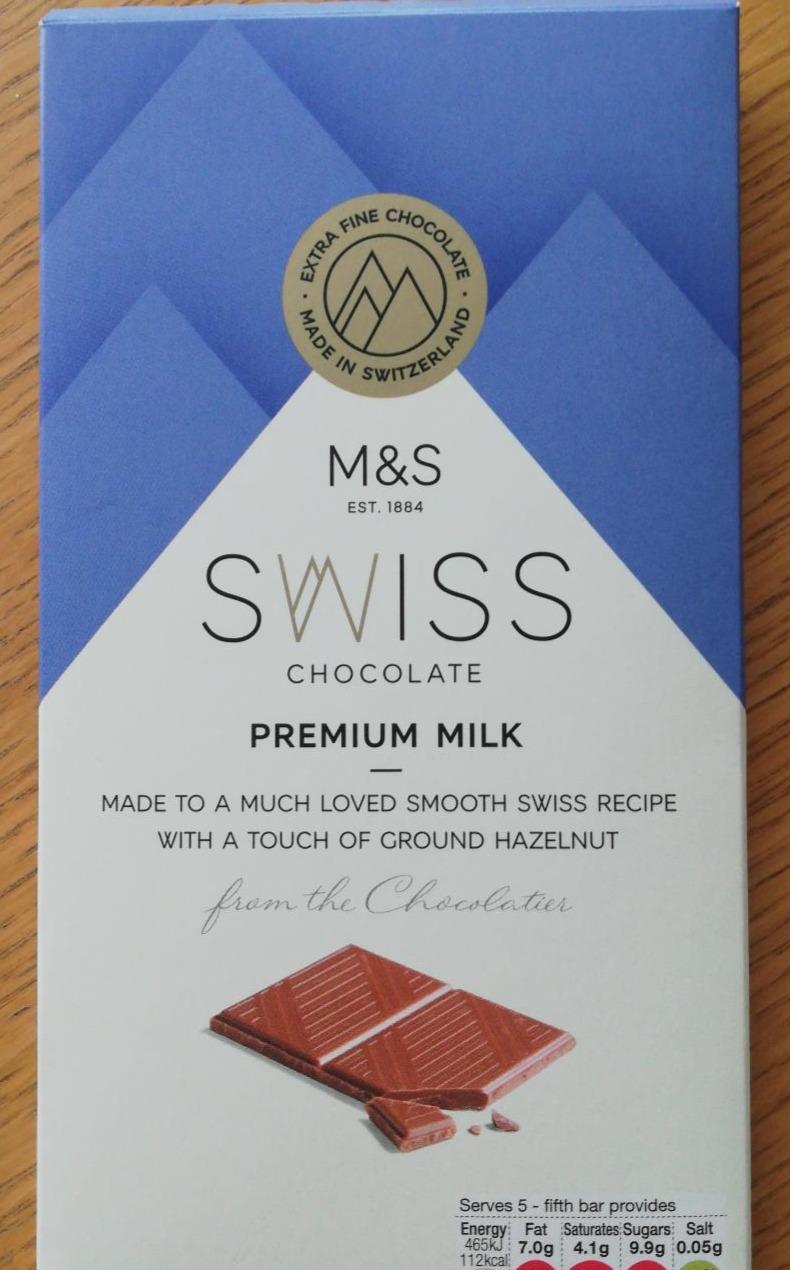 Fotografie - Swiss Chocolate Premium Milk with a touch of ground hazelnut M&S