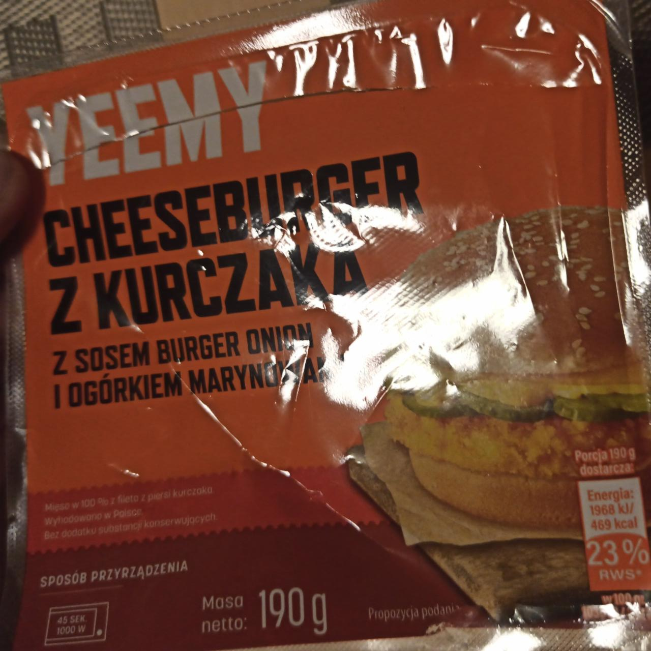 Fotografie - černý cheeseburger z kurczaka yeemy