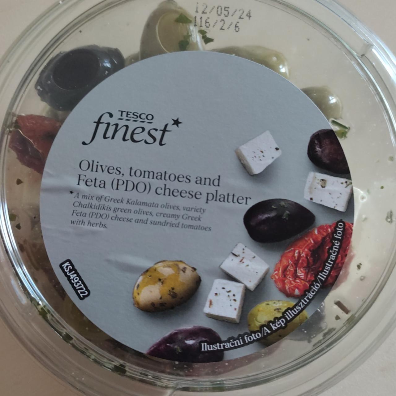 Fotografie - Olives, tomatoes And Feta (PDO) cheese platter Tesco finest