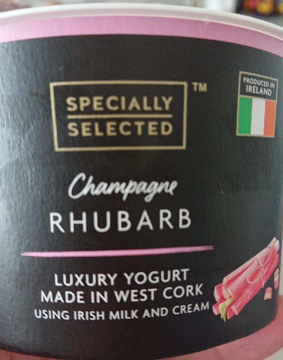 Fotografie - Champagne Rhubarb Yogurt Specially selected