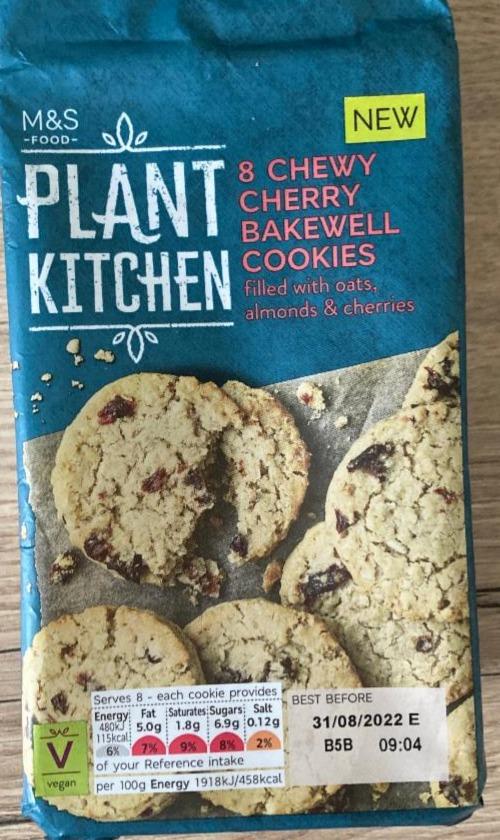 Fotografie - Plant Kitchen třešňové cookies Marks & Spencer