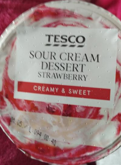 Fotografie - Sour Cream Dessert Strawberry Tesco